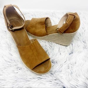 Universal Threads Wedges Sz 9.5